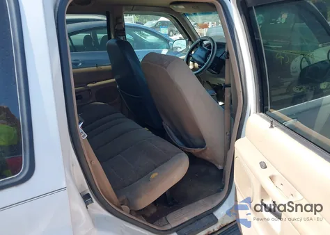 2001 Ford Explorer Xlt из США, поврежденный, VIN 1FMZU83P11ZA61062